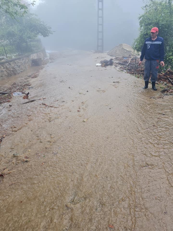 Inundaţii devastatoare în Gorj. Un sat a fost distrus de viituri | ANM a emis cod portocaliu pentru alte două judeţe din ţară 771552