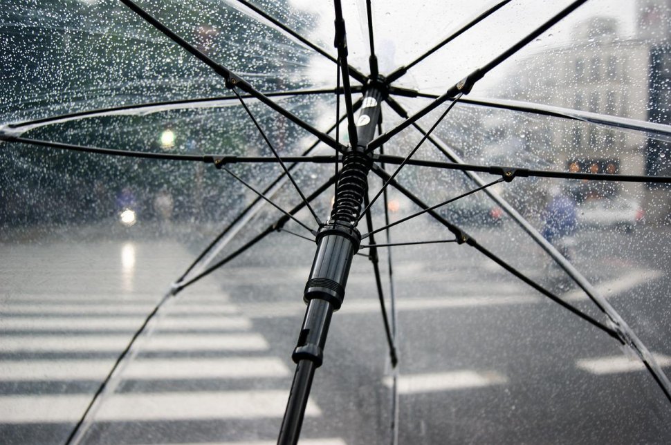 Vreme instabilă: Se prelungeşte alerta de ploi şi vijelii. Care sunt judeţele vizate 