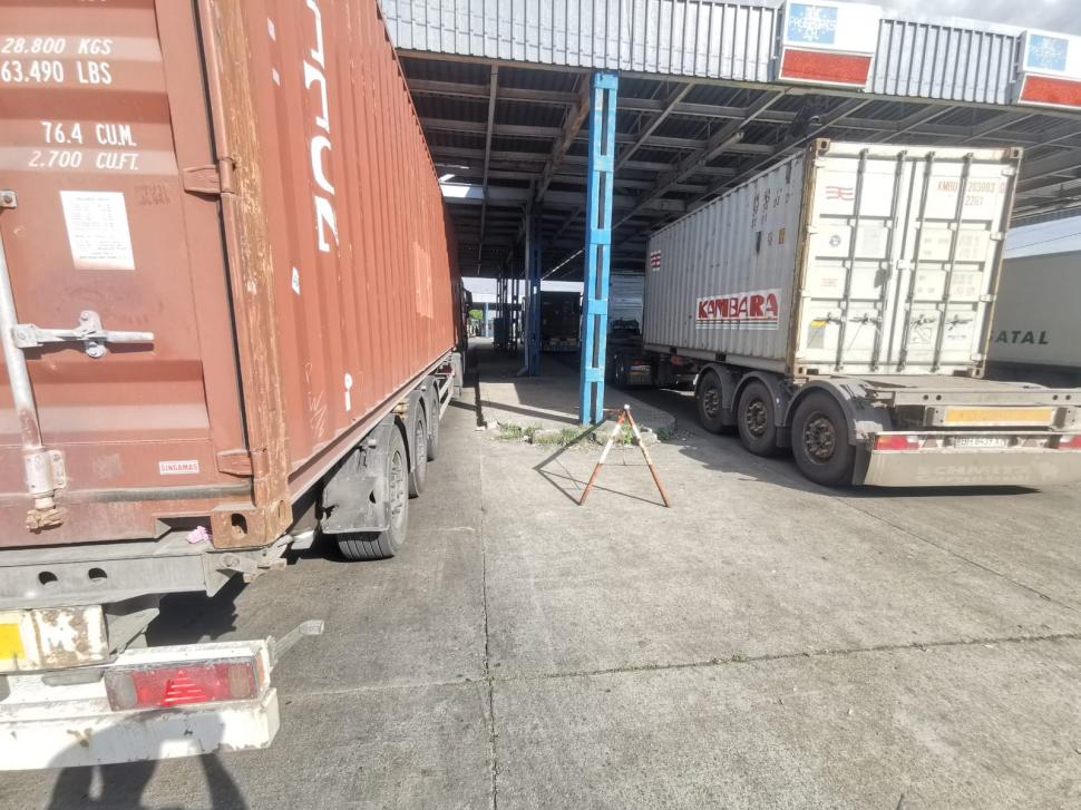 Vămile nu mai fac faţă. România, blocată de mărfurile din Ucraina: "Nu dormim de zile întregi ca să nu pierdem rândul" 772239