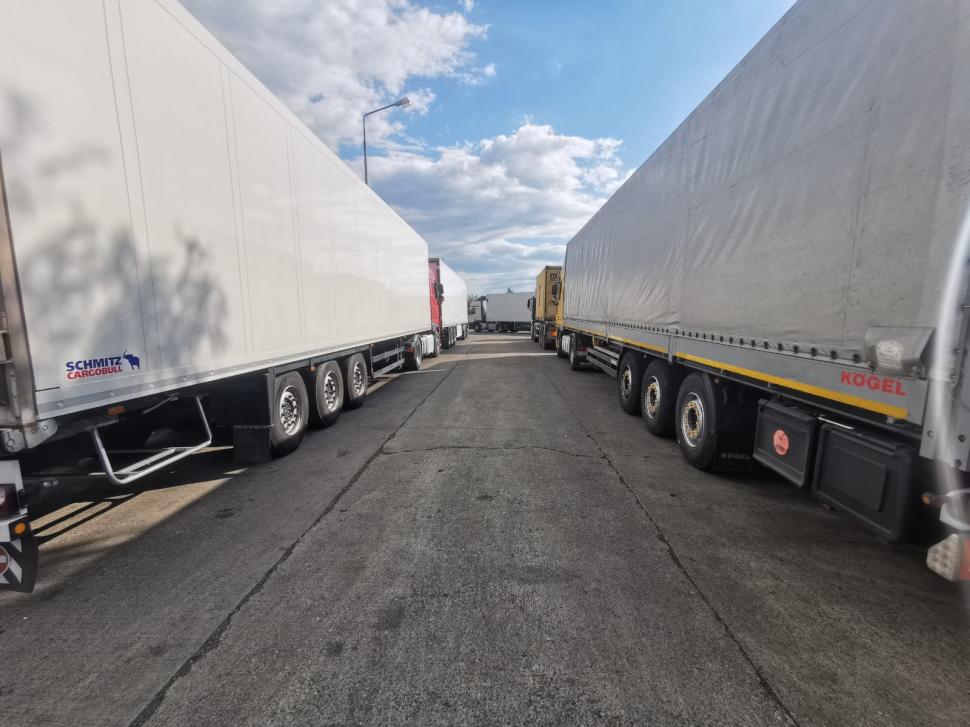 Vămile nu mai fac faţă. România, blocată de mărfurile din Ucraina: "Nu dormim de zile întregi ca să nu pierdem rândul" 772244