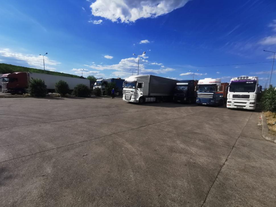 Vămile nu mai fac faţă. România, blocată de mărfurile din Ucraina: "Nu dormim de zile întregi ca să nu pierdem rândul" 772245