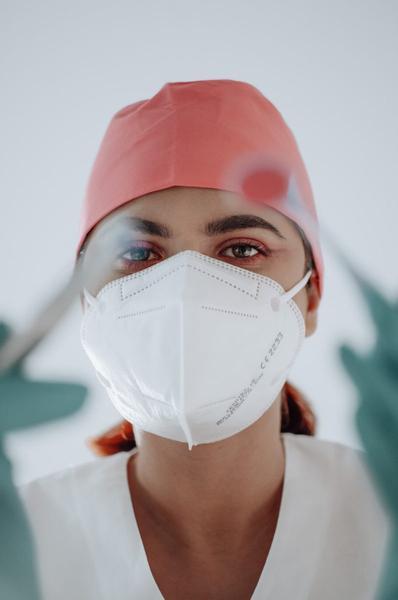 Medicul ieșean care face furori pe internet. Are colaborări cu diverse brand-uri naționale și internaționale 772427