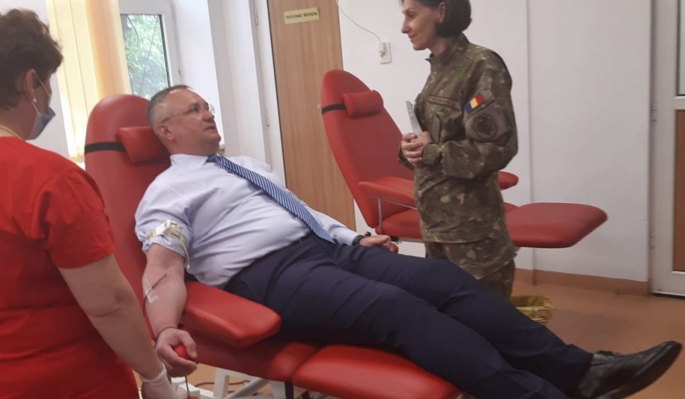 Nicolae Ciucă a donat sânge: "Acest gest de omenie salvează vieți și aduce alinare"