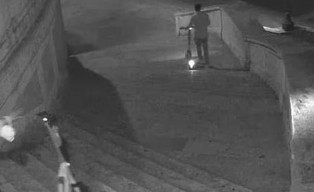 Treptele Spaniole din Roma, devastate cu trotineta de doi turiști americani. Pedeapsa aplicată de autorități este fără precedent 772633