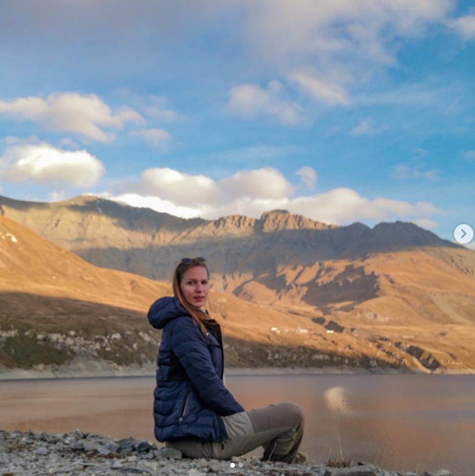 Trupul unei românce de 30 de ani, descoperit într-o prăpastie de 100 de metri, în Italia 772548