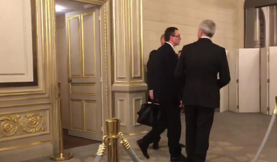 Motivul pentru care Vladimir Putin se duce cu șase oameni după el la WC | Cazuri similare, instrumentate de CIA 772876