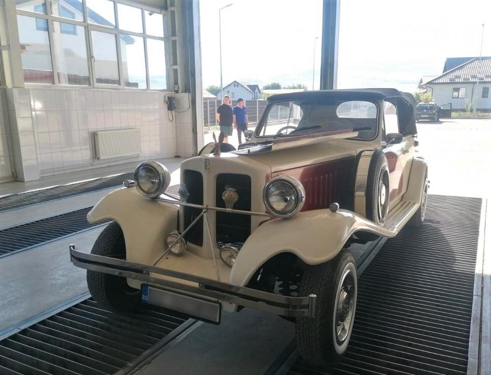 O maşină din 1982 cu volan pe dreapta a trecut de testul de la Registrul Auto Român | Explicaţia specialiştilor 772959