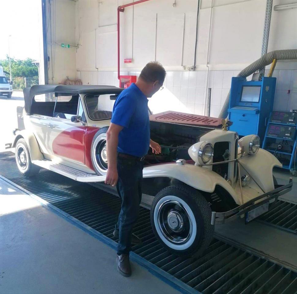 O maşină din 1982 cu volan pe dreapta a trecut de testul de la Registrul Auto Român | Explicaţia specialiştilor 772960