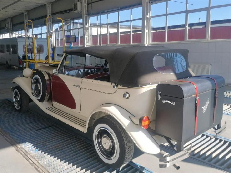 O maşină din 1982 cu volan pe dreapta a trecut de testul de la Registrul Auto Român | Explicaţia specialiştilor 772962