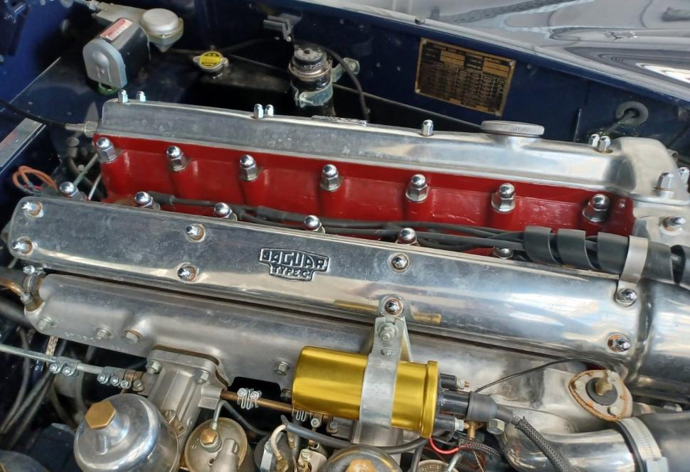 O maşină din 1982 cu volan pe dreapta a trecut de testul de la Registrul Auto Român | Explicaţia specialiştilor 772965