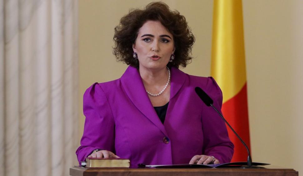 Noii judecători ai CCR au depus jurământul la Palatul Cotroceni | Judecătorul Marian Enache este noul preşedinte al Curţii Constituţionale 773036