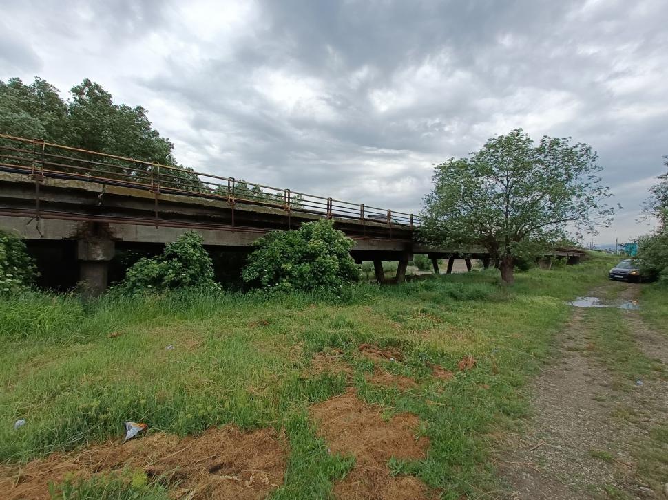 Încă un pod capcană ameninţă viaţa oamenilor din Neamţ. Ce fac autorităţile? 773201