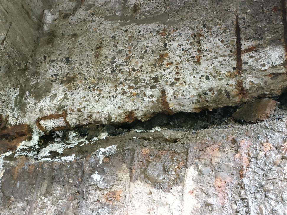 Încă un pod capcană ameninţă viaţa oamenilor din Neamţ. Ce fac autorităţile? 773206