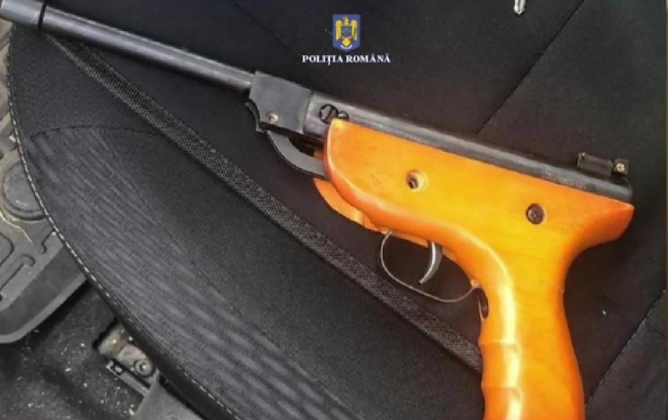 Femeie din judeţul Mureş, împuşcată de un minor de 16 ani. Tatăl băiatului spune că a adus arma din Slovenia, într-o pungă cu dulciuri 773450