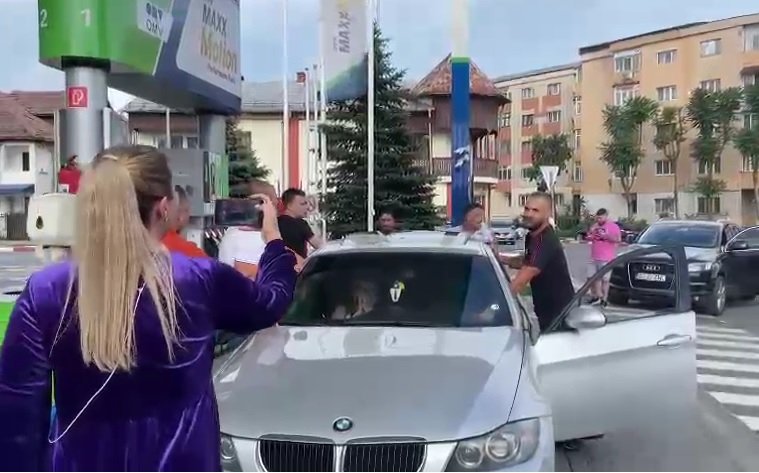 Protest într-o benzinărie din Târgu Jiu. Șoferii au blocat pompele nemulțumiți de prețul carburanților 