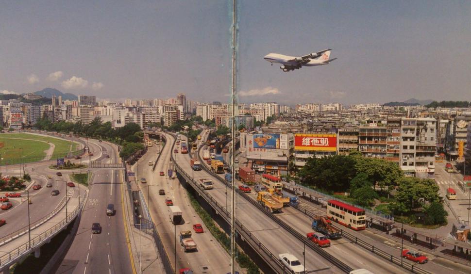 Aeroportul care a fost închis, după ce avioanele se prăbuşeau. "Pasagerii vedeau televizoarele vecinilor din zonă. Era o distanţă de speriat" 773394