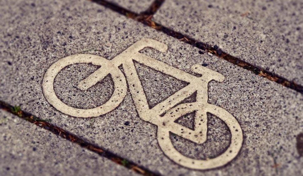 Un biciclist care circula prin centrul Brăilei a murit după ce a fost lovit de o automacara