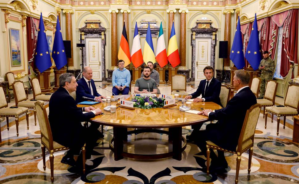 Iohannis, Draghi, Scholz și Macron, poză de grup cu Zelenski, înainte de discuțiile oficiale | Ce rol are România în discuțiile de la Kiev 774014