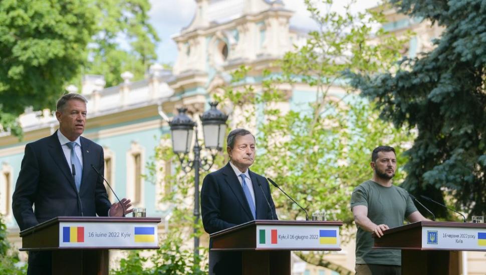 Klaus Iohannis, la Kiev: "Toți autorii ruși ai crimelor să fie trași la răspundere" 774063