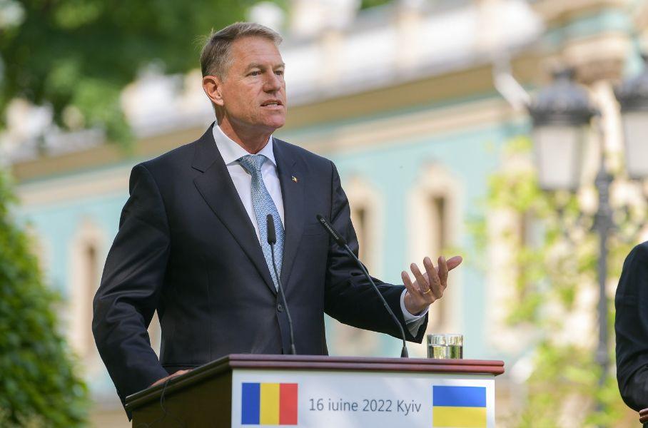 Klaus Iohannis, la Kiev: "Toți autorii ruși ai crimelor să fie trași la răspundere" 774066
