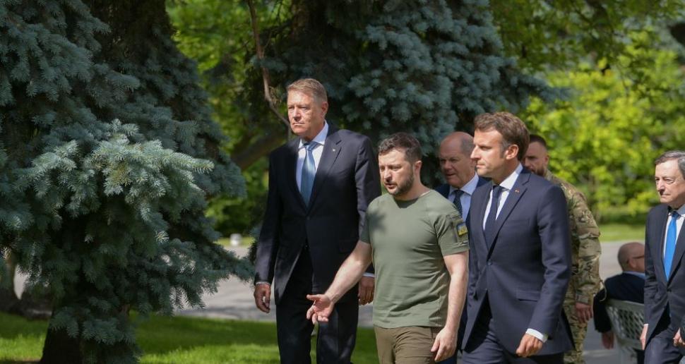 Klaus Iohannis, la Kiev: "Toți autorii ruși ai crimelor să fie trași la răspundere" 774067