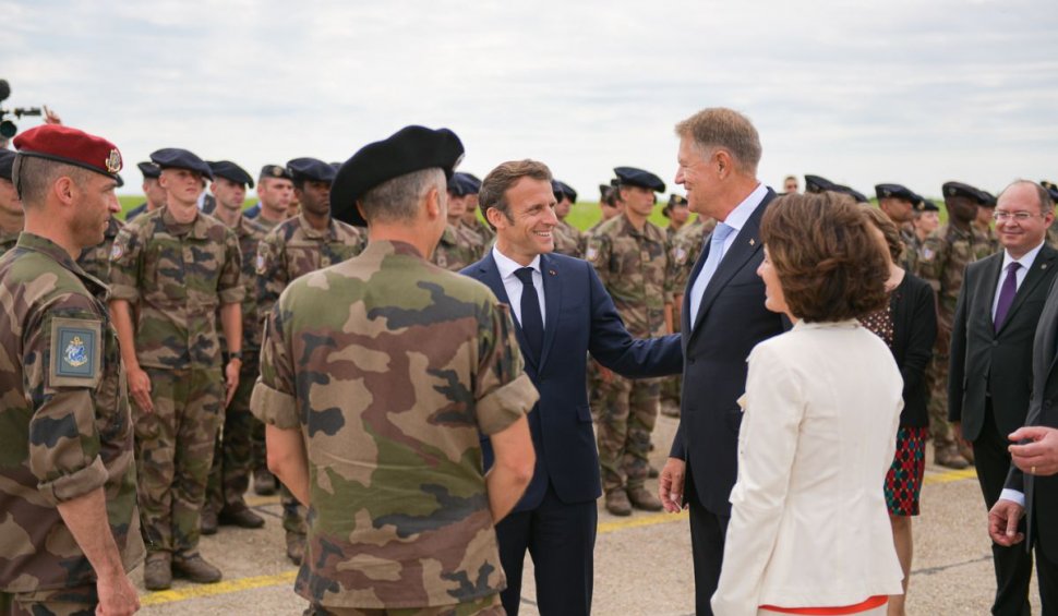 Meniul lui Macron în România. Ce a mâncat președintele Franței la noi în țară
