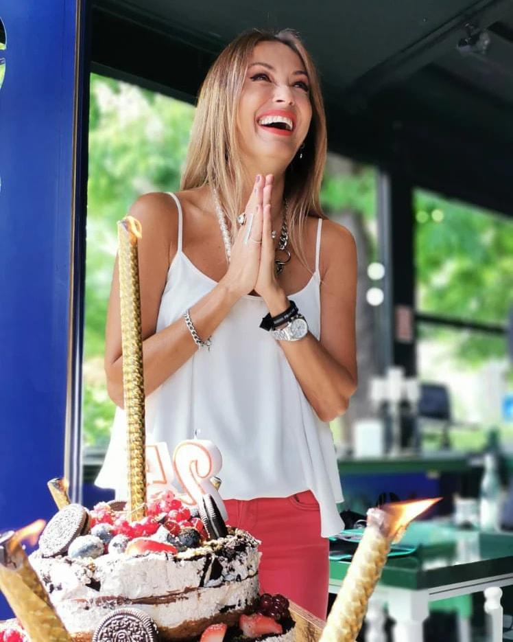 Ce apă consumă Anca Țurcașiu pentru a arăta impecabil: ”O beau, mă spăl cu ea...” 773673