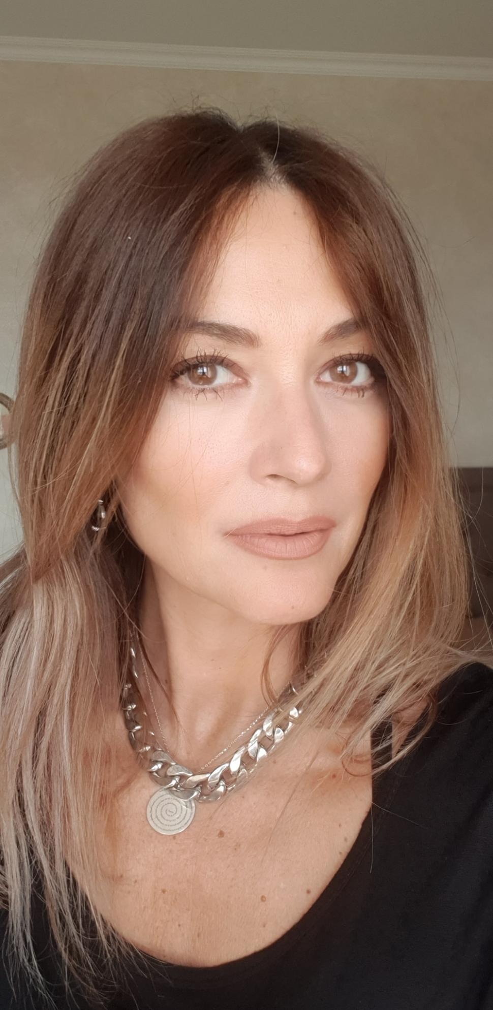 Ce apă consumă Anca Țurcașiu pentru a arăta impecabil: ”O beau, mă spăl cu ea...” 773679