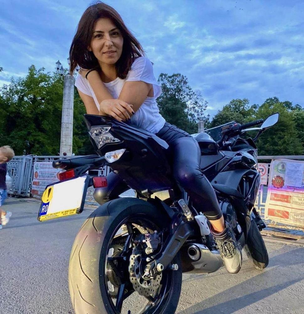 Ea este Alexandra, tânăra care a murit pe loc după ce a pierdut controlul motocicletei pe care o conducea 774277