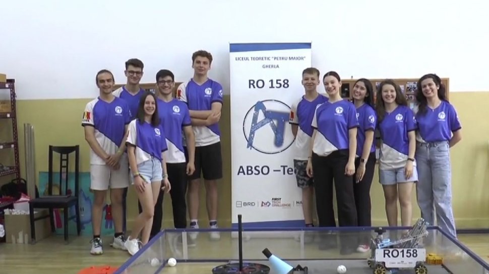 Elevii români care au reuşit să creeze un robot autonom de la zero