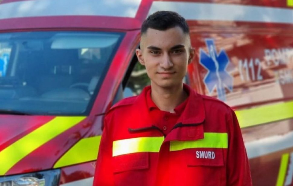 Un licean voluntar la SMURD a salvat viața unei femei. "Sunați acum la 112! Încep masajul cardiac"