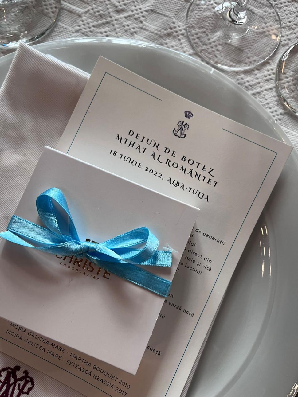 Strănepotul Regelui Mihai, care îi va purta numele, botezat la Alba Iulia. Imagini cu evenimentul de la care a lipsit familia regală 774494