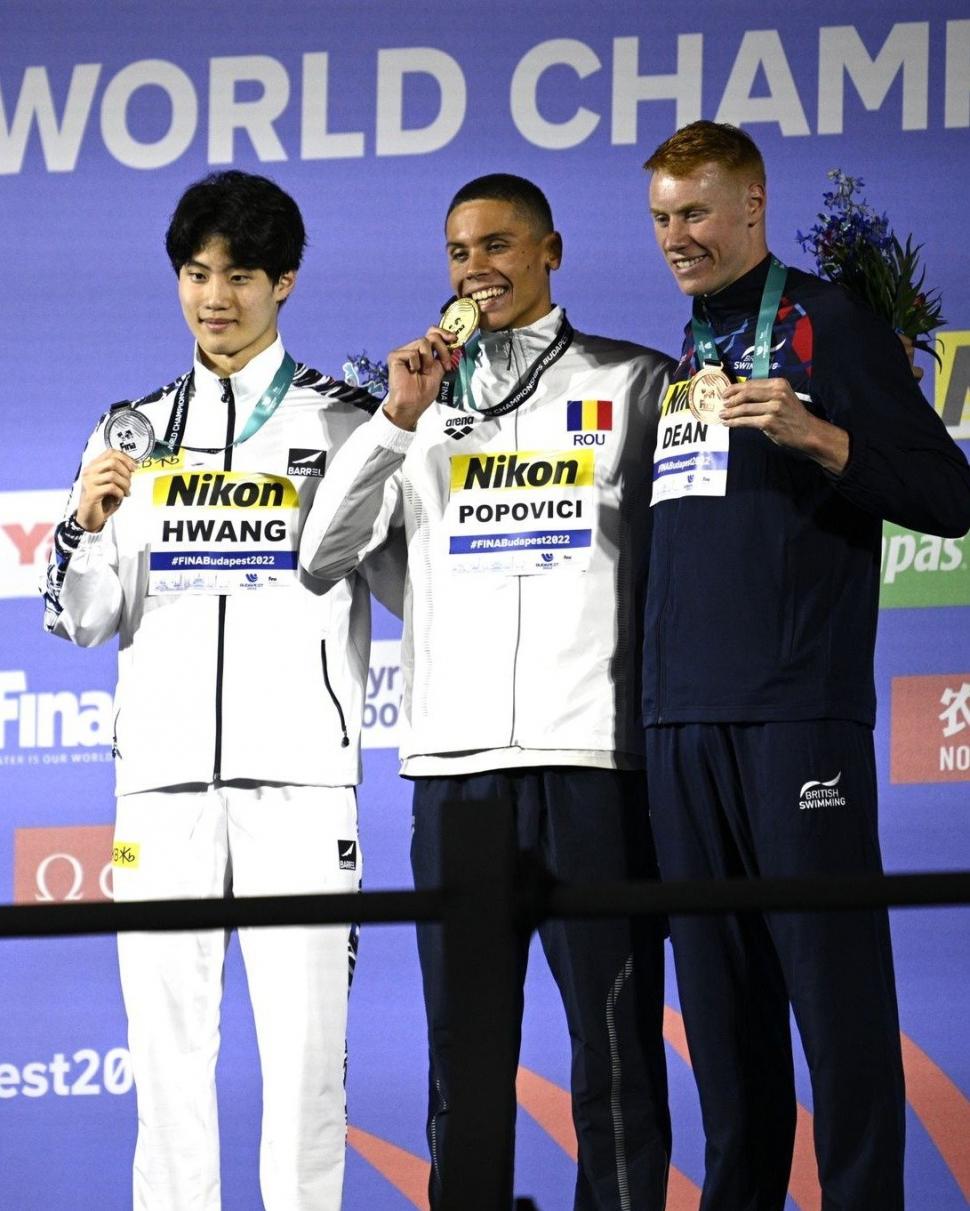 David Popovici, primele declarații după ce a devenit campion mondial la înot: ”Oamenii de acasă au crezut în mine! Medalia este pentru ei!” 774825