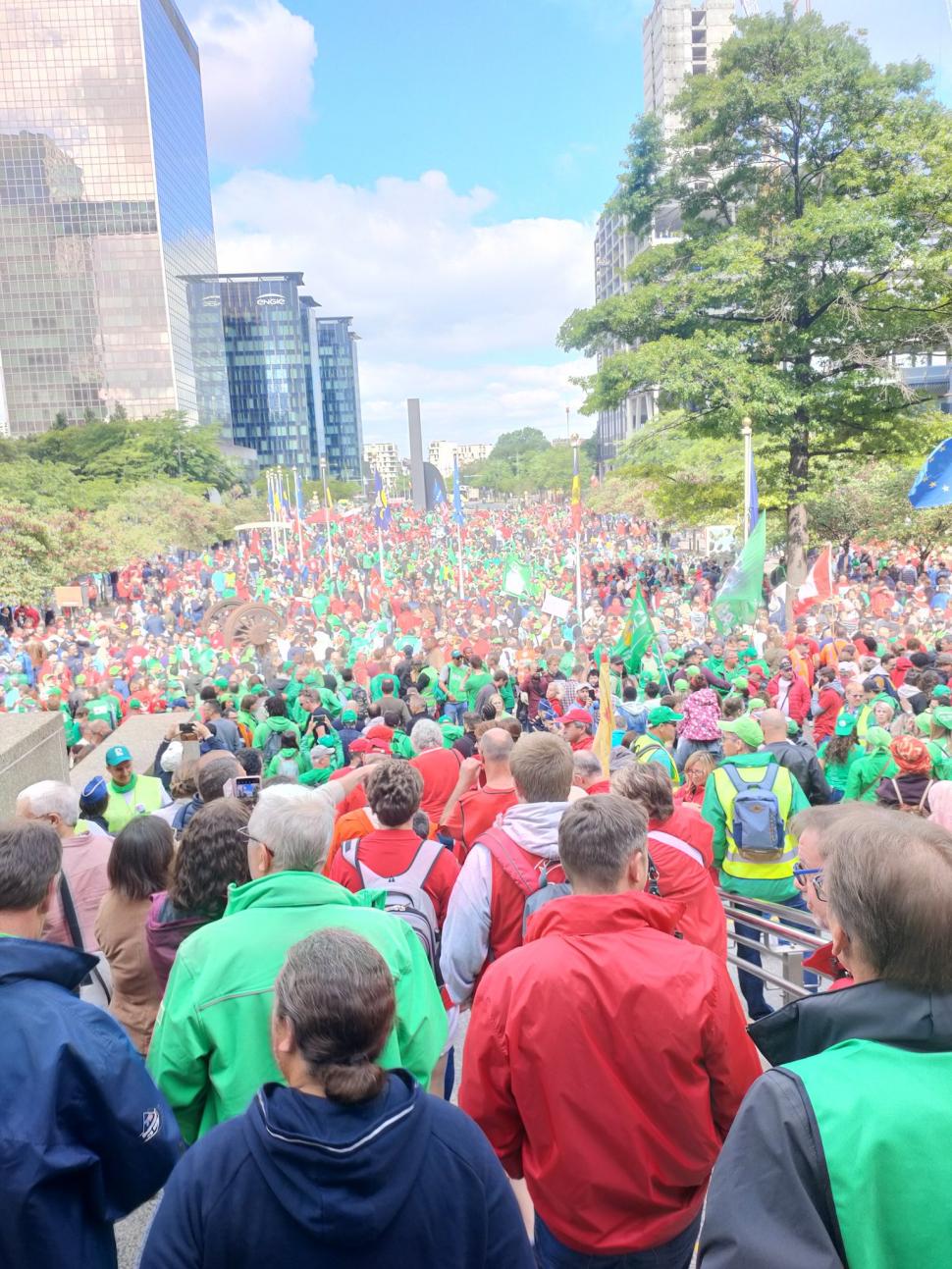 Protest masiv la Bruxelles, cu aproape 100.000 de oameni în centrul capitalei belgiene | Toate decolările au fost anulate 774772