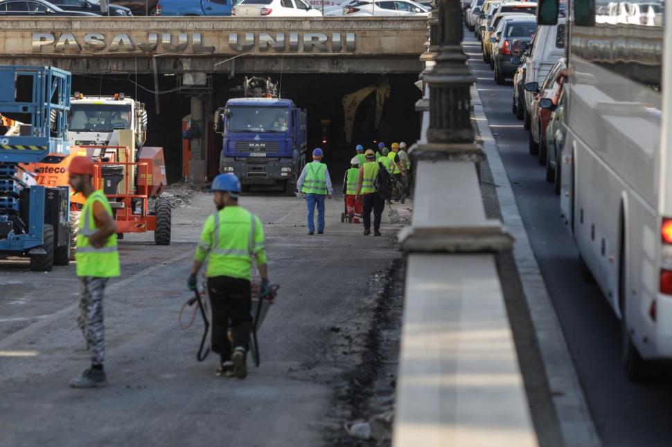 Trafic de coșmar în București, în zona Unirii, după închiderea pasajului 774670