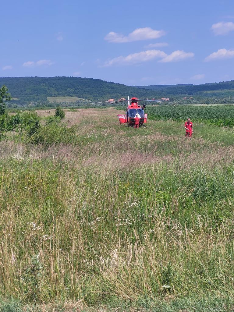  Accident grav în apropiere de Lugoj! Un bărbat şi-a pierdut viaţa şi alţi patru au fost răniţi 774944