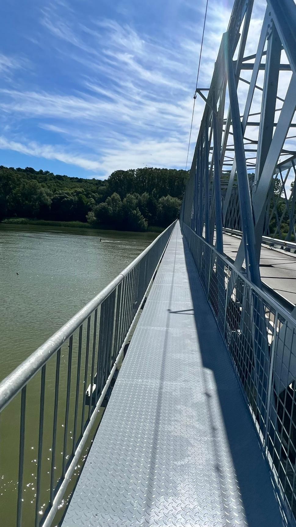 Podul de fier peste râul Olt, din zona Munteni, a fost redat circulației! 775176