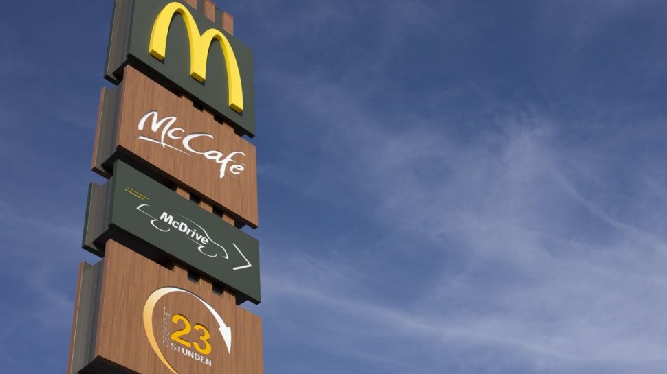 Angajări la McDonald’s. Se caută 1.000 de tineri pentru un salariu de până la 4.700 de lei net