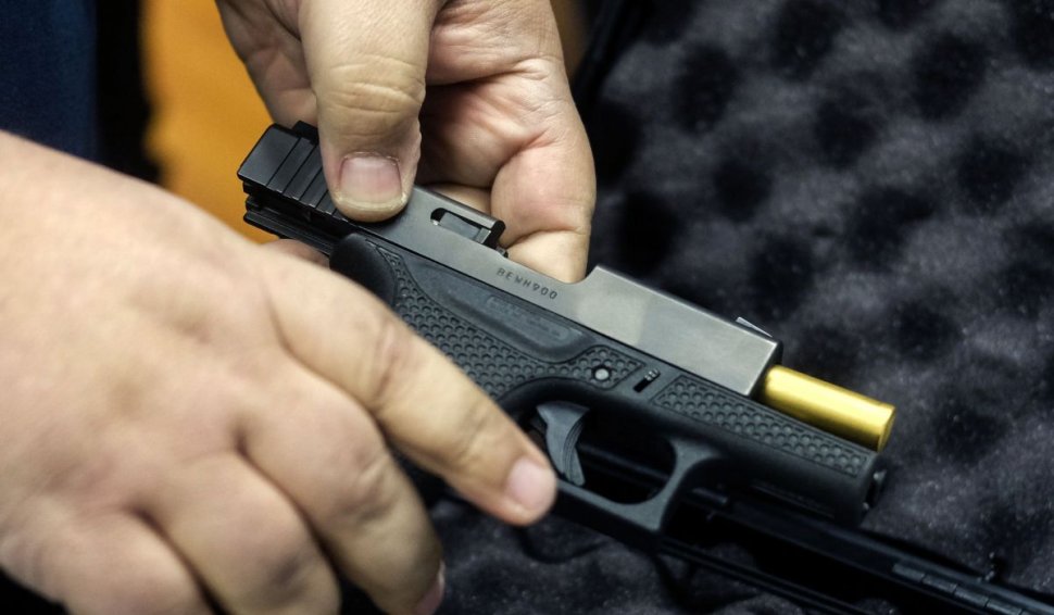 Curtea Supremă anulează legea din New York care restricţionează drepturile de port-armă