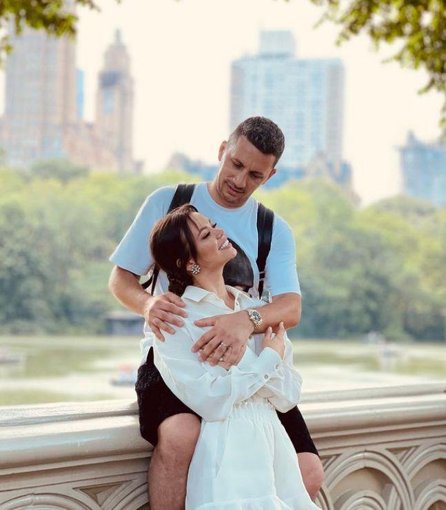 Flick Domnul Rimă a devenit tată. Prima imagine cu fetiţa sa, Eva Maria 775398