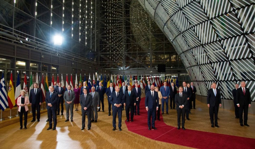 Iohannis participă la Consiliul European unde se așteaptă ca Ucraina și Republica Moldova să devină state-candidat la aderare