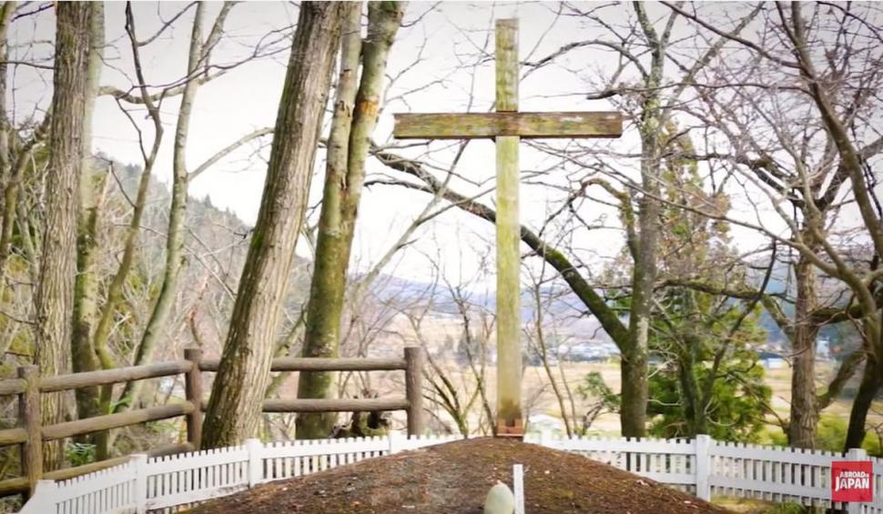 Locația mormântului lui Hristos din Japonia. Oamenii au presupus că aici s-ar afla îngropat Mântuitorul 775026