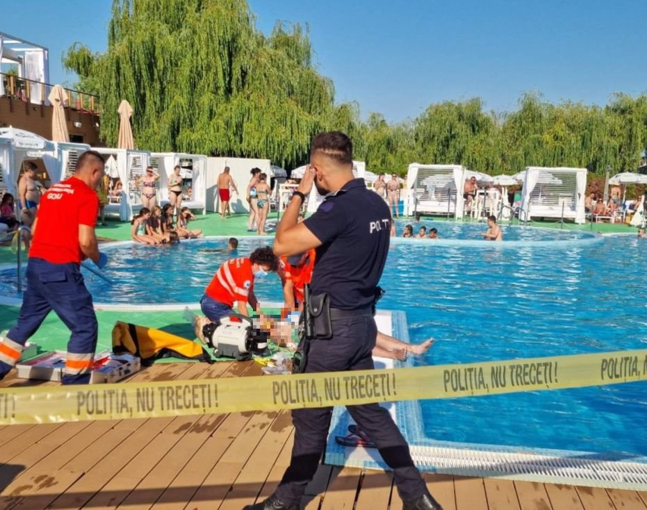 Un bărbat a murit înecat într-o piscină din Târgu Jiu. Acesta a fost scos de pe fundul bazinului de clienţi