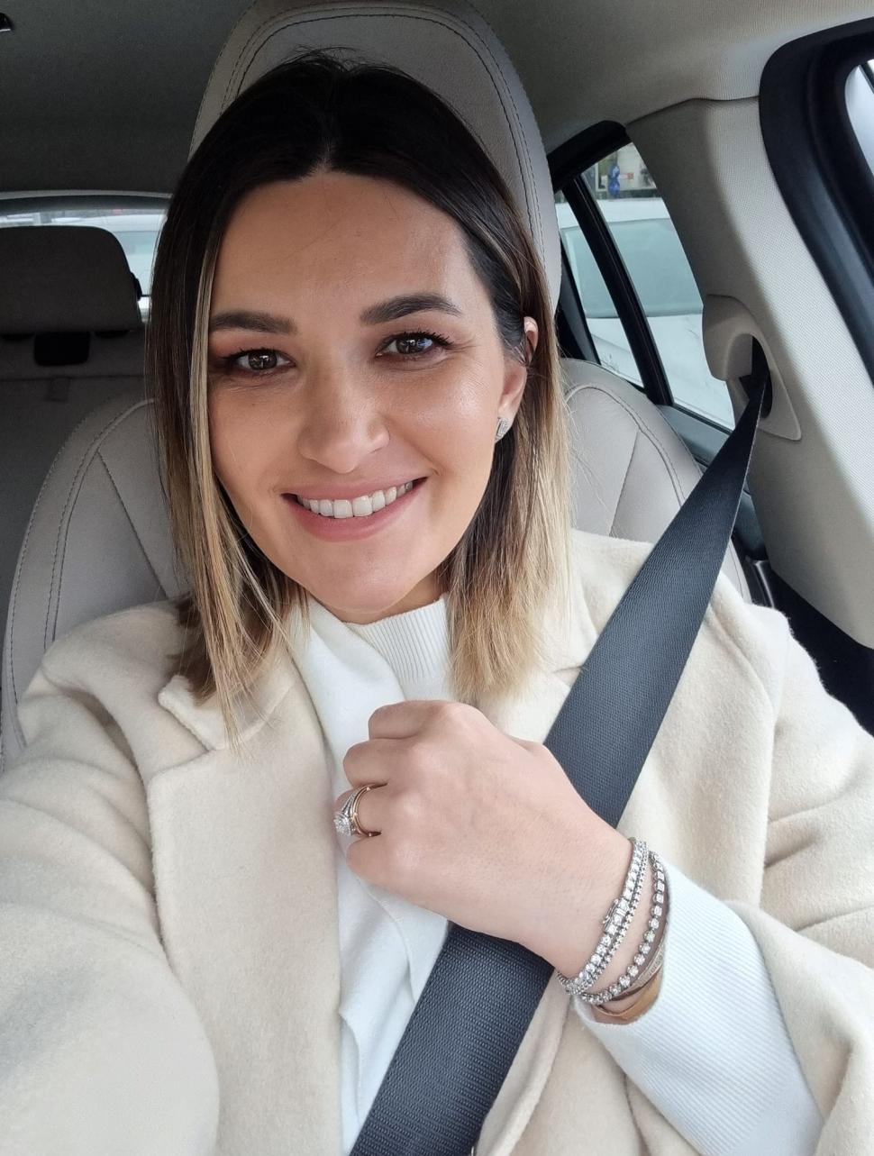 Ela Crăciun a sunat la Poliție după ce a fost agresată de un șofer: "A dat cu pumnii în volan, a vorbit extrem de urât. Am ajuns să plătesc abuzul" 775471