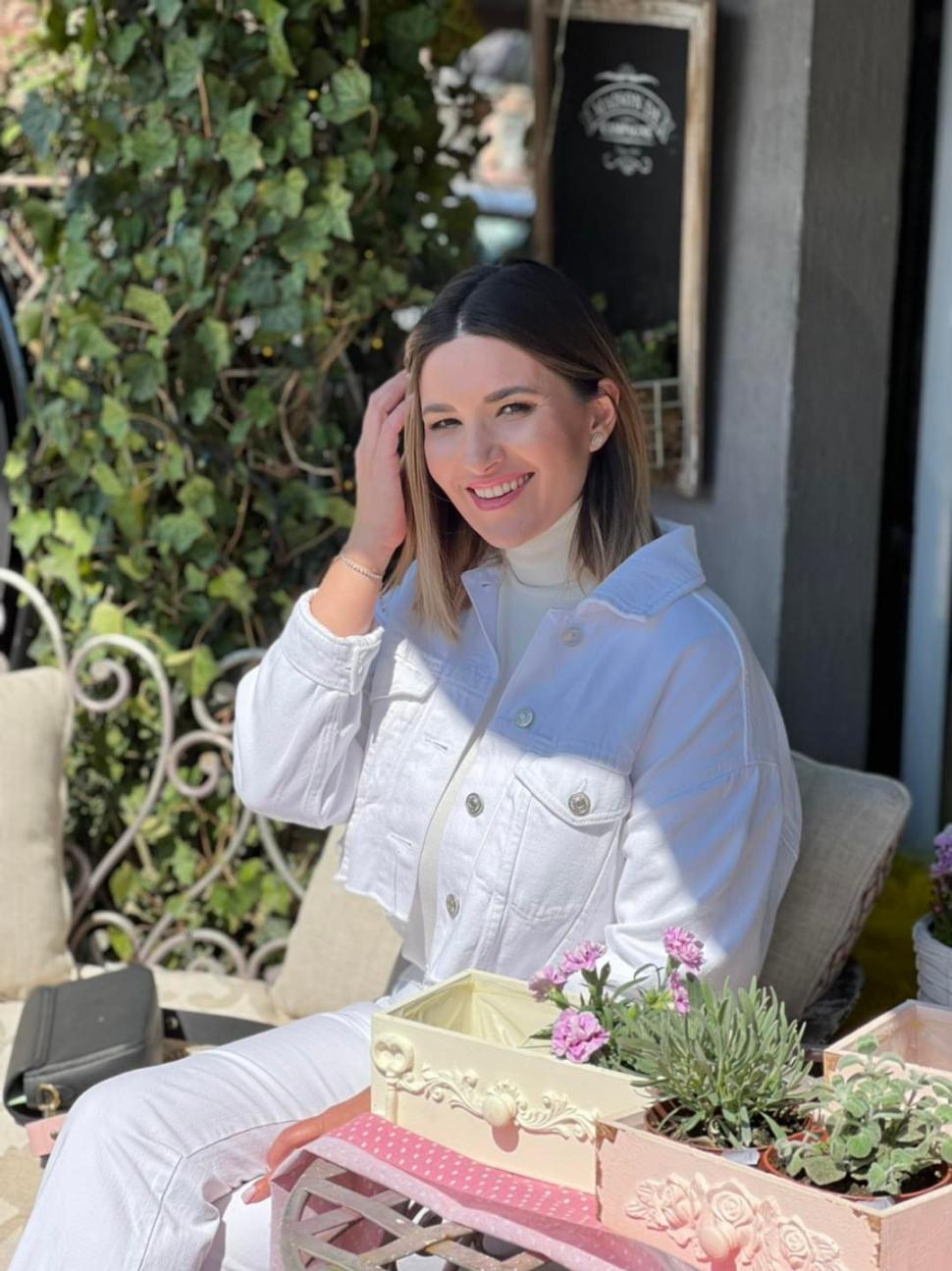 Ela Crăciun a sunat la Poliție după ce a fost agresată de un șofer: "A dat cu pumnii în volan, a vorbit extrem de urât. Am ajuns să plătesc abuzul" 775473