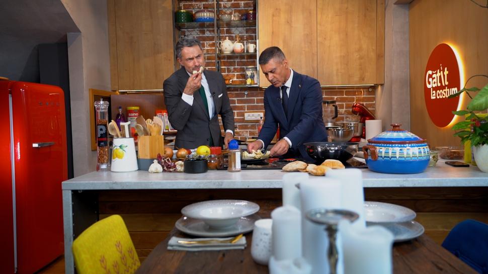Ambasadorul Israelului, E.S. David Saranga, găteşte alături de Ştefan Lungu în ediţia 7 "Gătit la costum", sezonul 2 | "O dată pe săptămână mă întâlnesc cu un papanaş" 775345