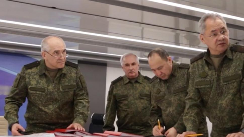 Ce dezvăluie imaginile vizitei lui Serghei Șoigu într-un centru de comandă al trupelor din Ucraina 775734