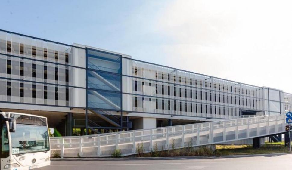 O parcare de peste 12 milioane de euro zace aproape goală la o lună de la inaugurare, deşi este gratuită, în Bucureşti 776090