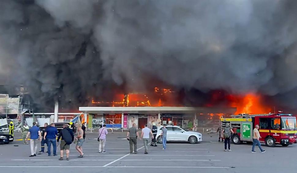 Prima reacție a Rusiei după bombardarea mall-ului din Kremenciuk, soldată cu 18 morți | "A fost o lovitură de precizie" 776064