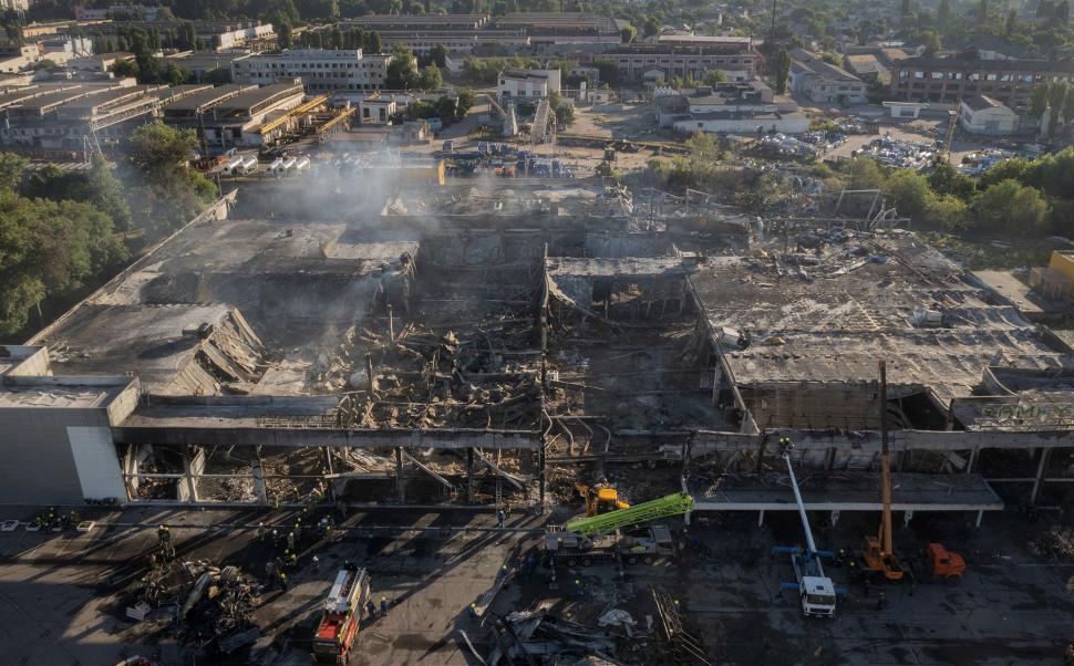 Prima reacție a Rusiei după bombardarea mall-ului din Kremenciuk, soldată cu 18 morți | "A fost o lovitură de precizie" 776070